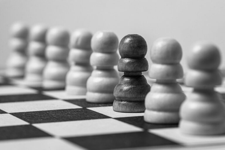 É racismo quando um negro discrimina um branco?